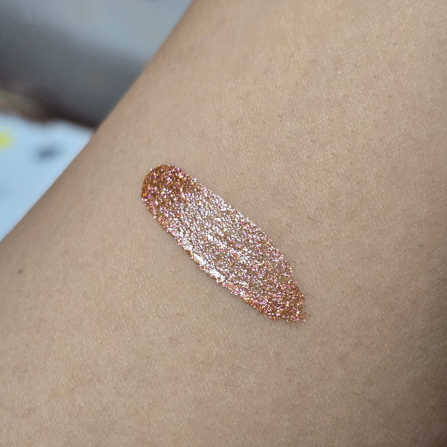 Sombra Líquida Dorado Tornasol