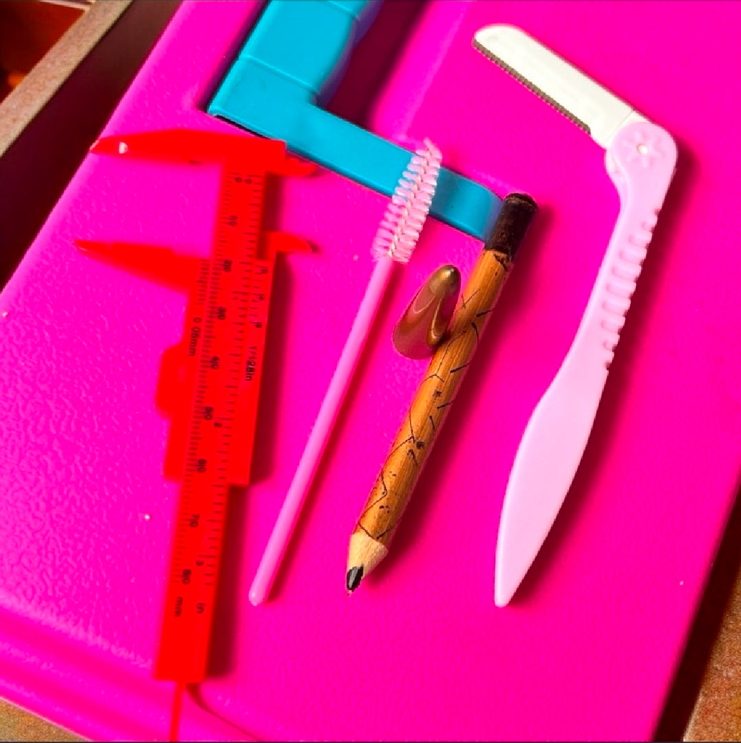 Set Completo para Cejas - Regla, Delineador, Cepillo y Perfilador