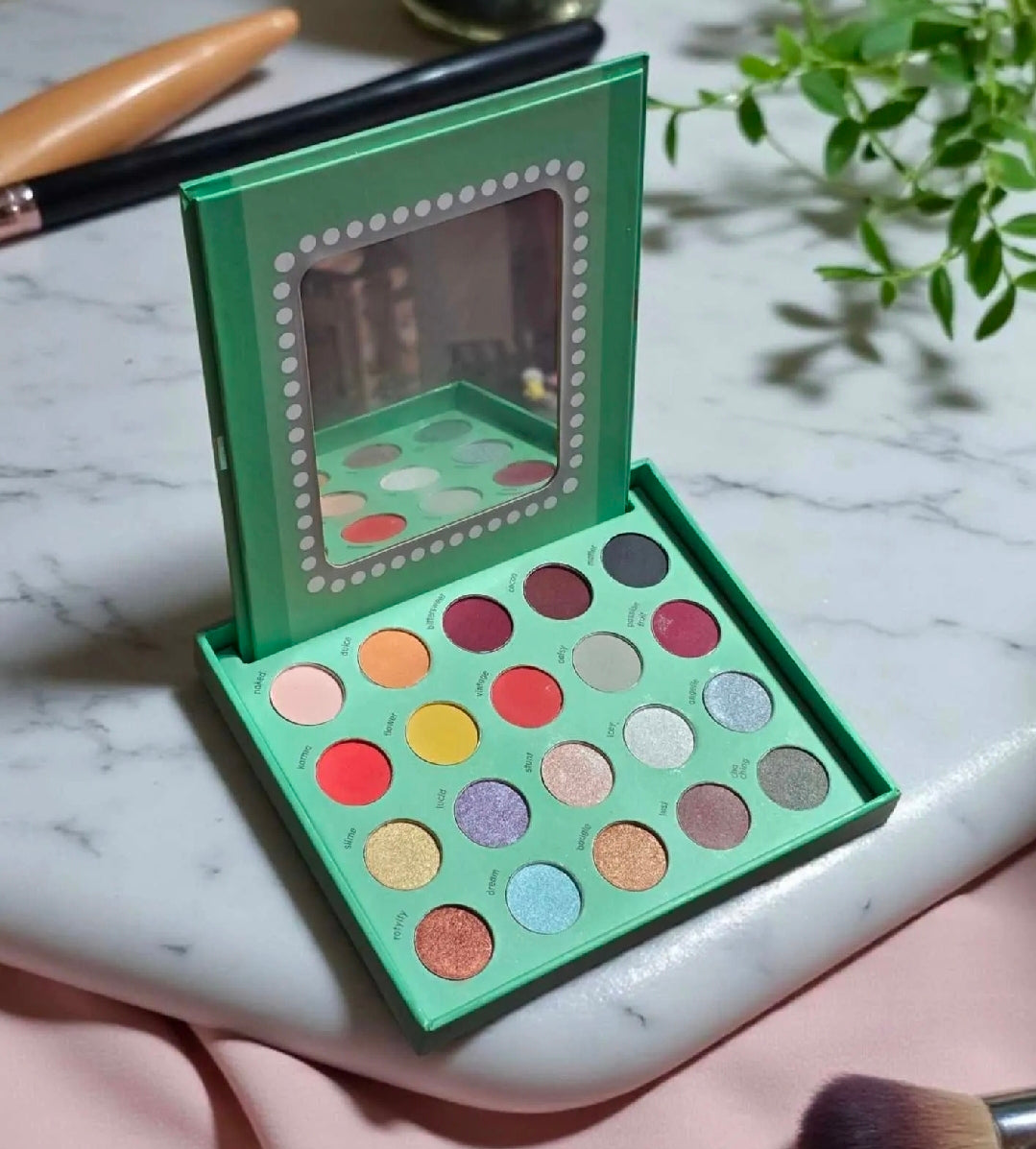 Paleta de Sombras con Espejo